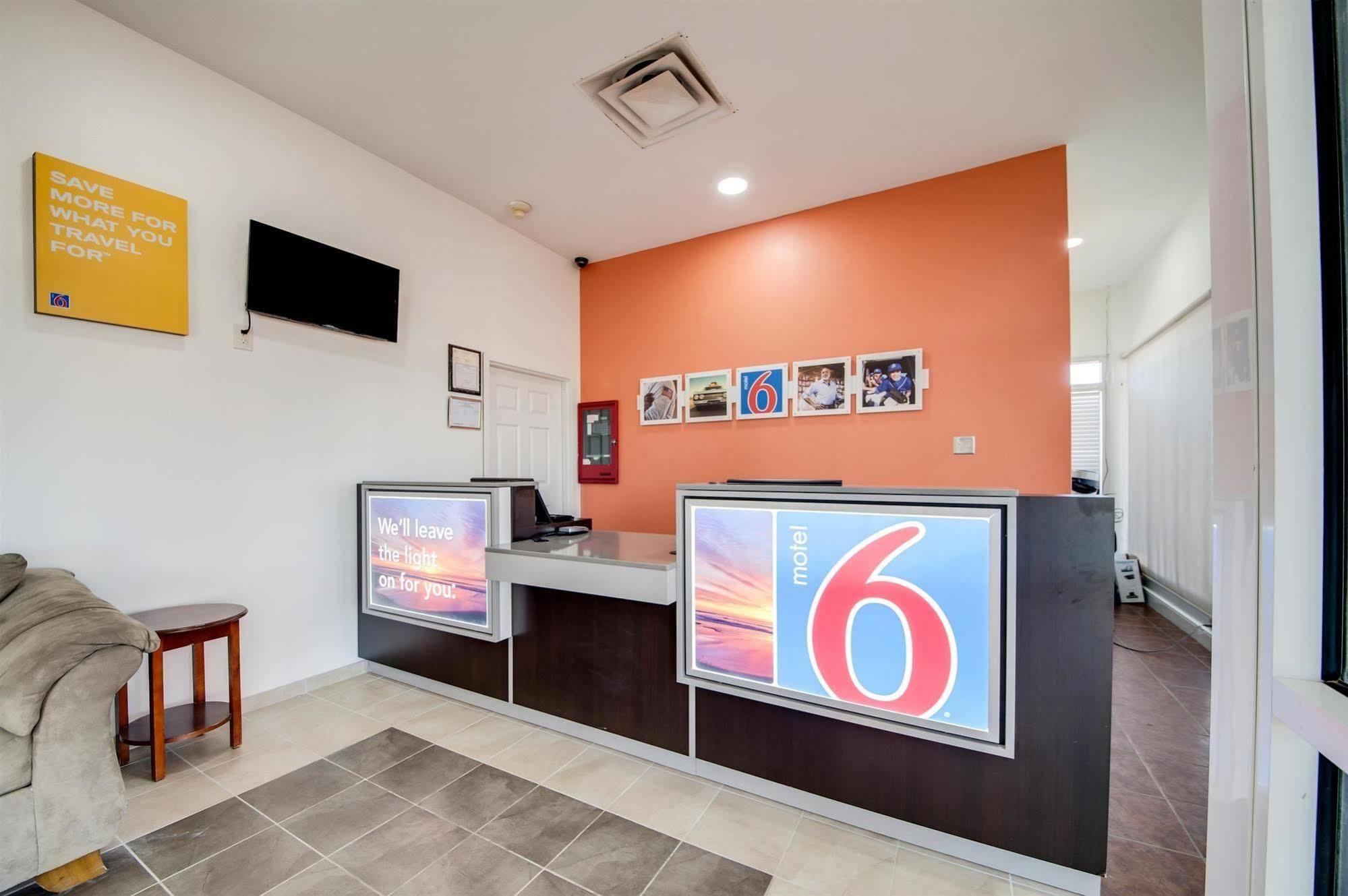 Motel 6-Jennings, La Εξωτερικό φωτογραφία